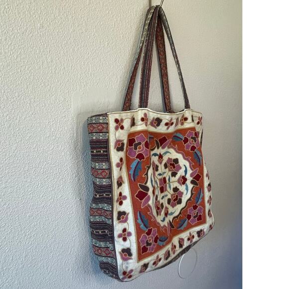 Boho Floral Embroidered Zip Closure Lined Large Tote Bag Purse - Picture 9 of 16